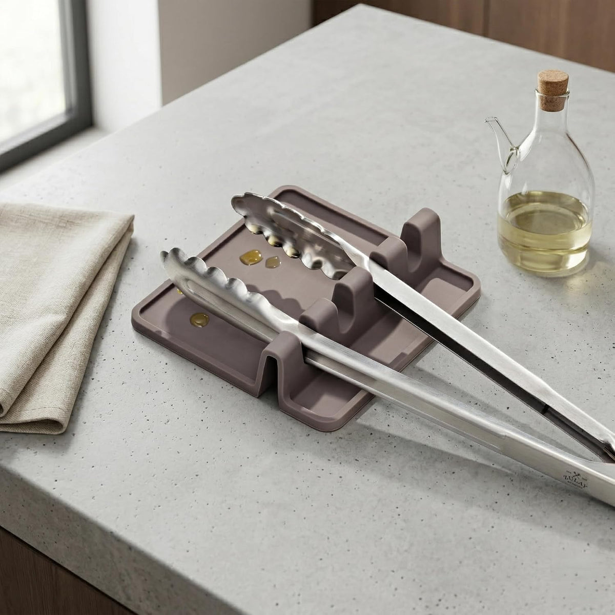 Multi-slot kitchen utensil holder for spoons, spatulas, and ladles