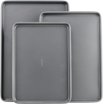 Raised-edge nonstick baking trays for cookies pastries and snacks